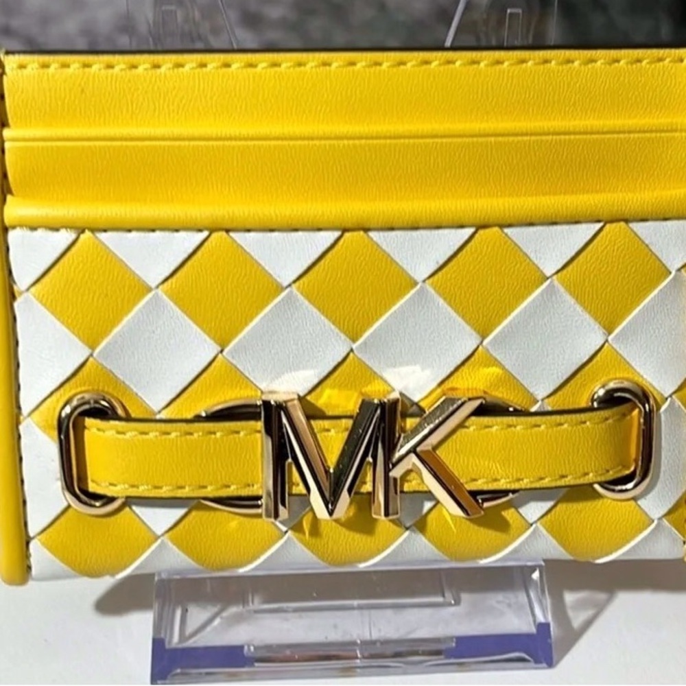 Michael Kors Woven Yellow & White Cardholder – Purr-fectly Stylish!